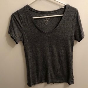 Gray short sleeve tee